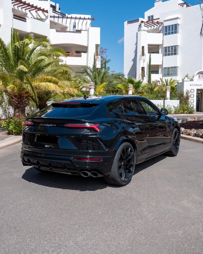 Lamborghini urus - Image 10